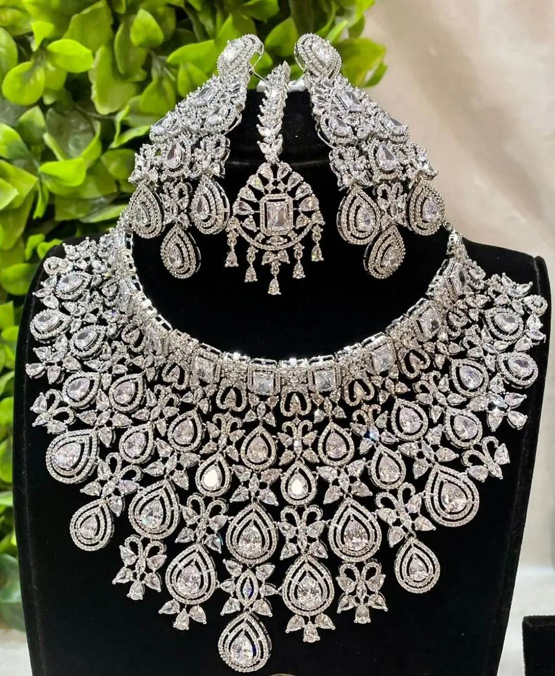Fashion Latest Choker Design Antique Kundan Traditional Necklace Jewellery Set for Women - Rajputtrade