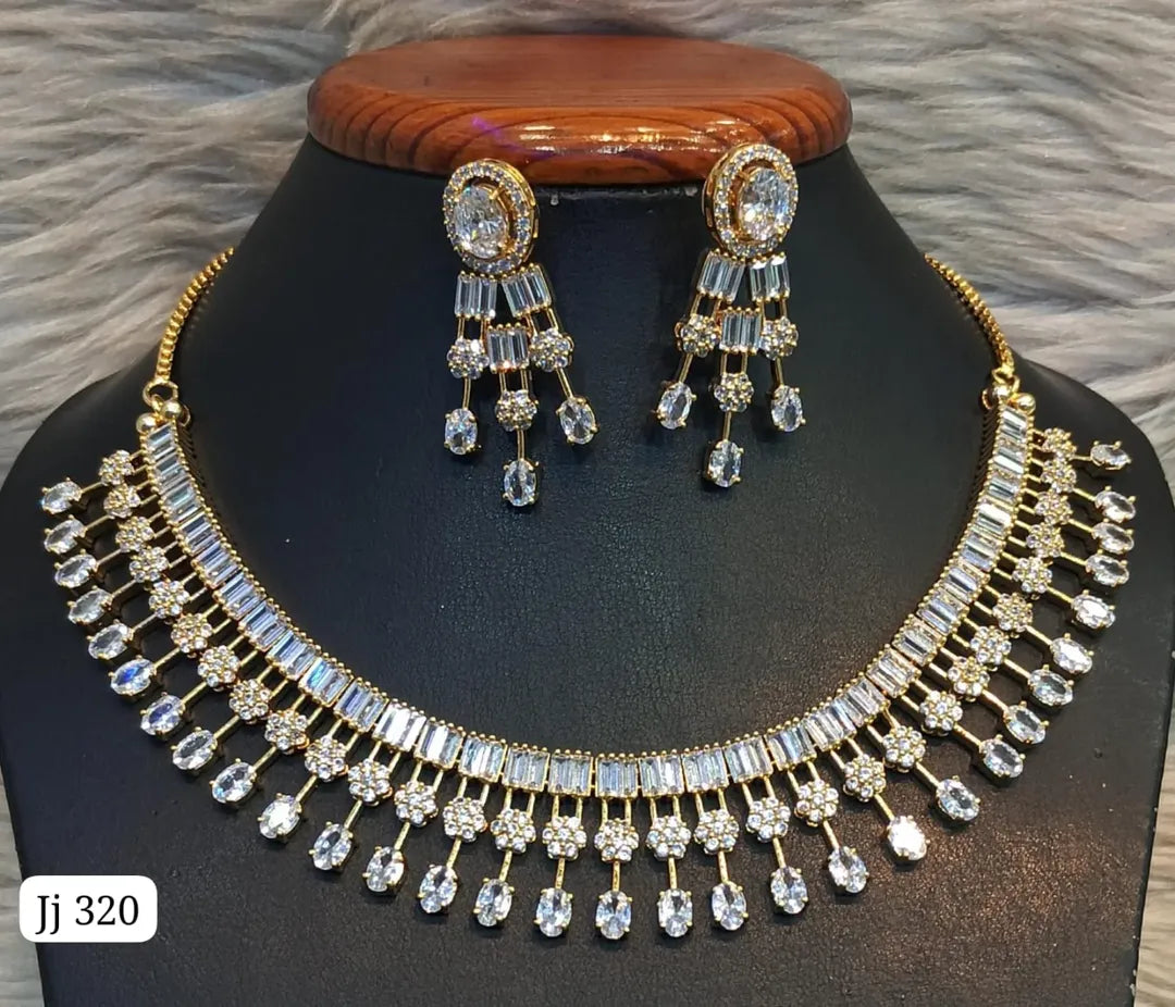 Traditional Kundan Pearl Hanging Choker Necklace Jewellery Set With Earrings & Maang Tikka For Women - Rajputtrade